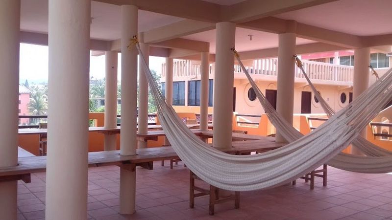 Hotel Zanzibar ปูแอร์โตเอสกอนดิโด ภายนอก รูปภาพ